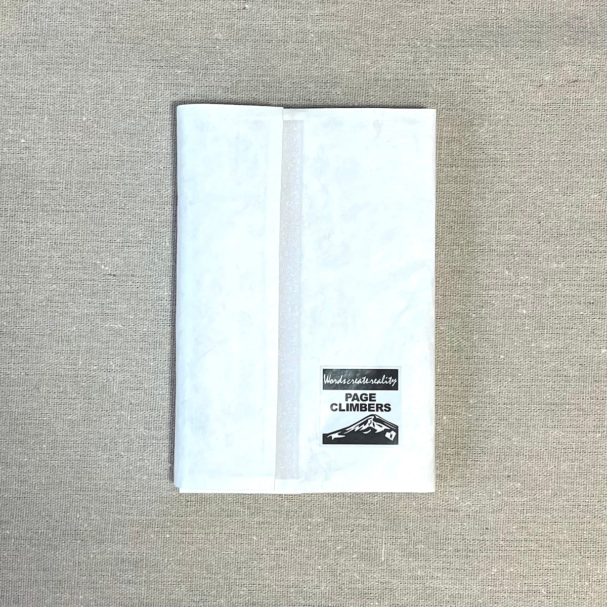【新入荷:カスタム推奨】Page-Climbers ブックカバー "PapyrTex PLAIN" 文庫サイズ(WHITE)