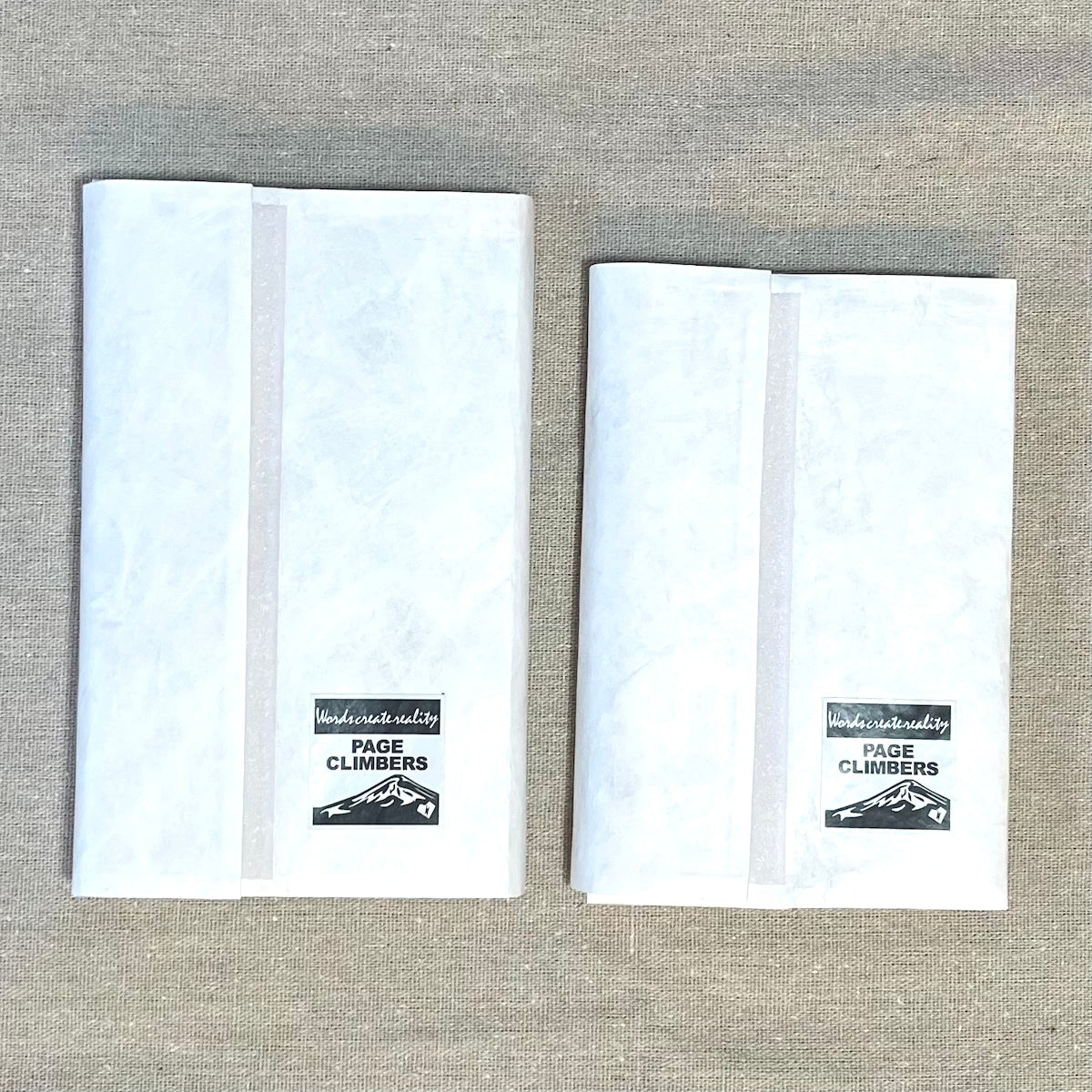 【新入荷：カスタム推奨】Page-Climbers ブックカバー "PapyrTex PLAIN" 新書サイズ（WHITE）